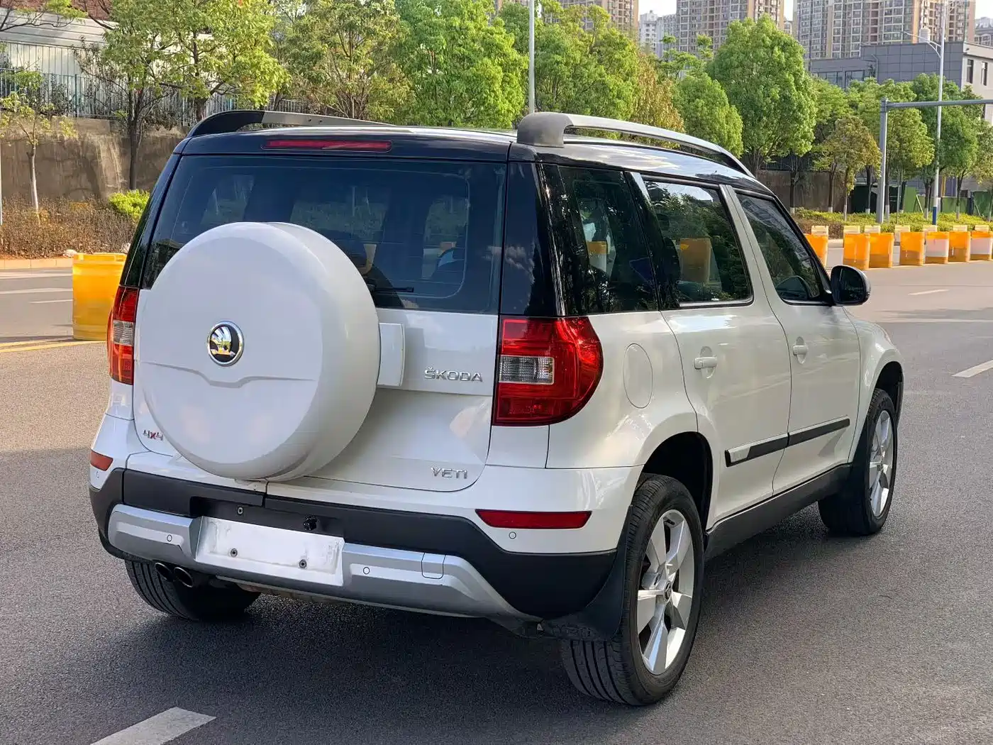 Škoda Yeti 2014 1.8TSI DSG Polar Edition фото 9