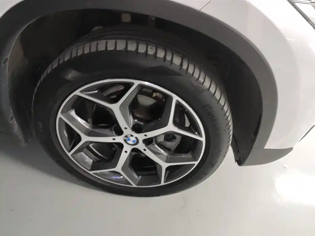 BMW X1 2019 sDrive18Li Premium Model фото 14