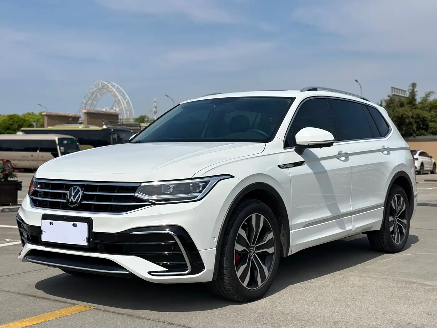 Volkswagen Tiguan L 2024 Outstanding 330TSI Auto 2WD R-Line Dragon Glory Edition