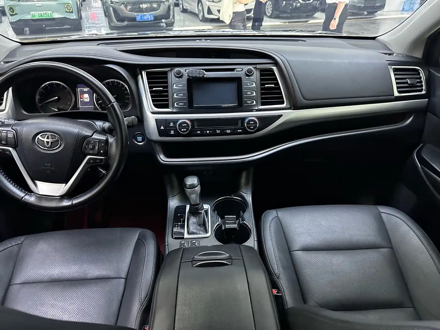 TOYOTA HIGHLANDER