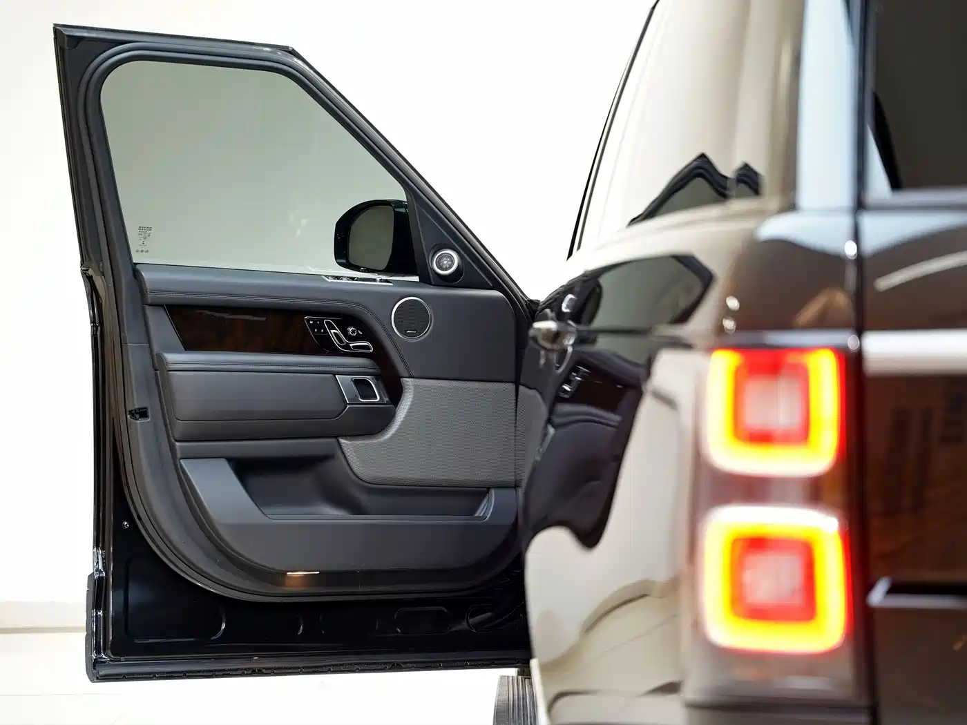 Land Rover Range Rover 2021 3.0 L6 Golden Age Edition фото 10