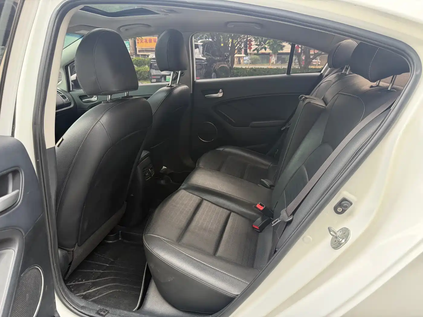 Kia K3 2017 1.6L Automatic 15th Anniversary Special GLS фото 8