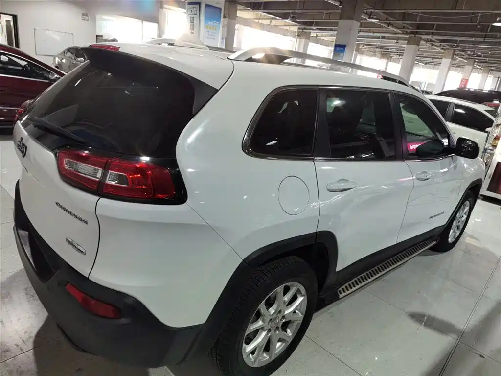 Jeep Cherokee 2016 2016 2.0L Superior Edition