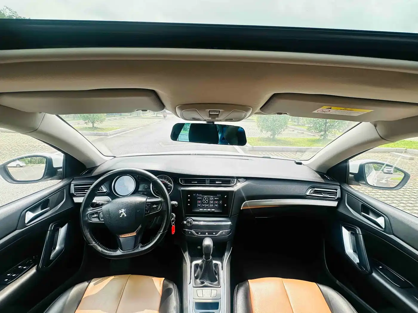 Peugeot 408 2016 1.6T Automatic Luxury Edition фото 14