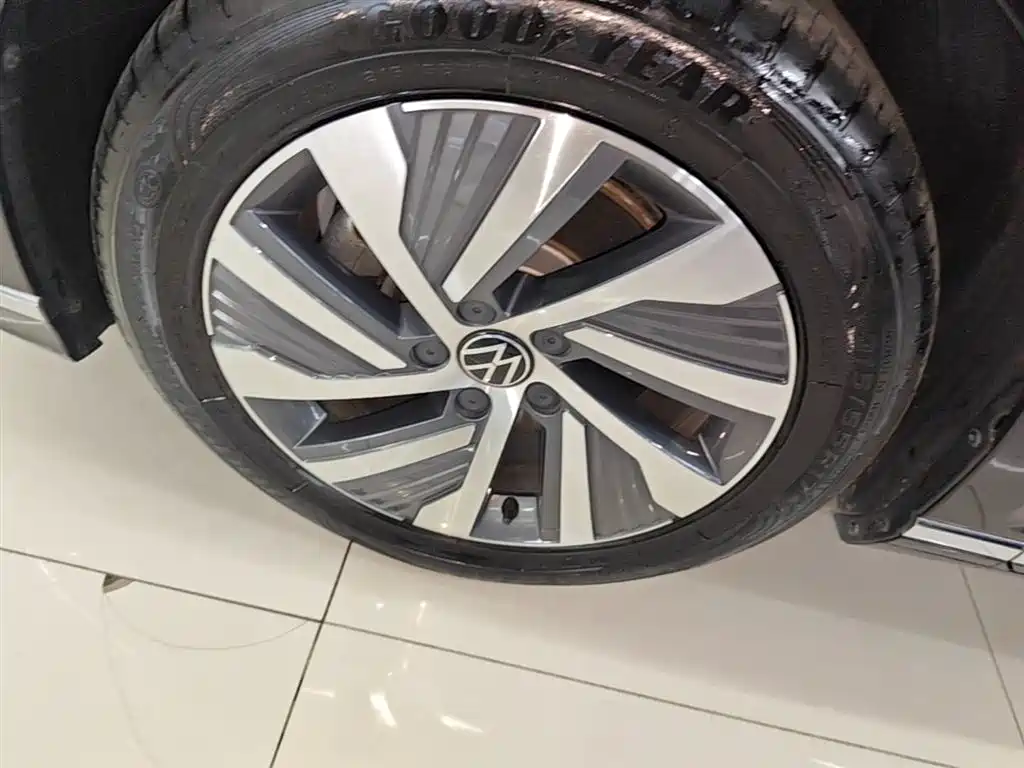 Volkswagen Magotan GTE Plug-in Hybrid 2022 GTE Luxury фото 23