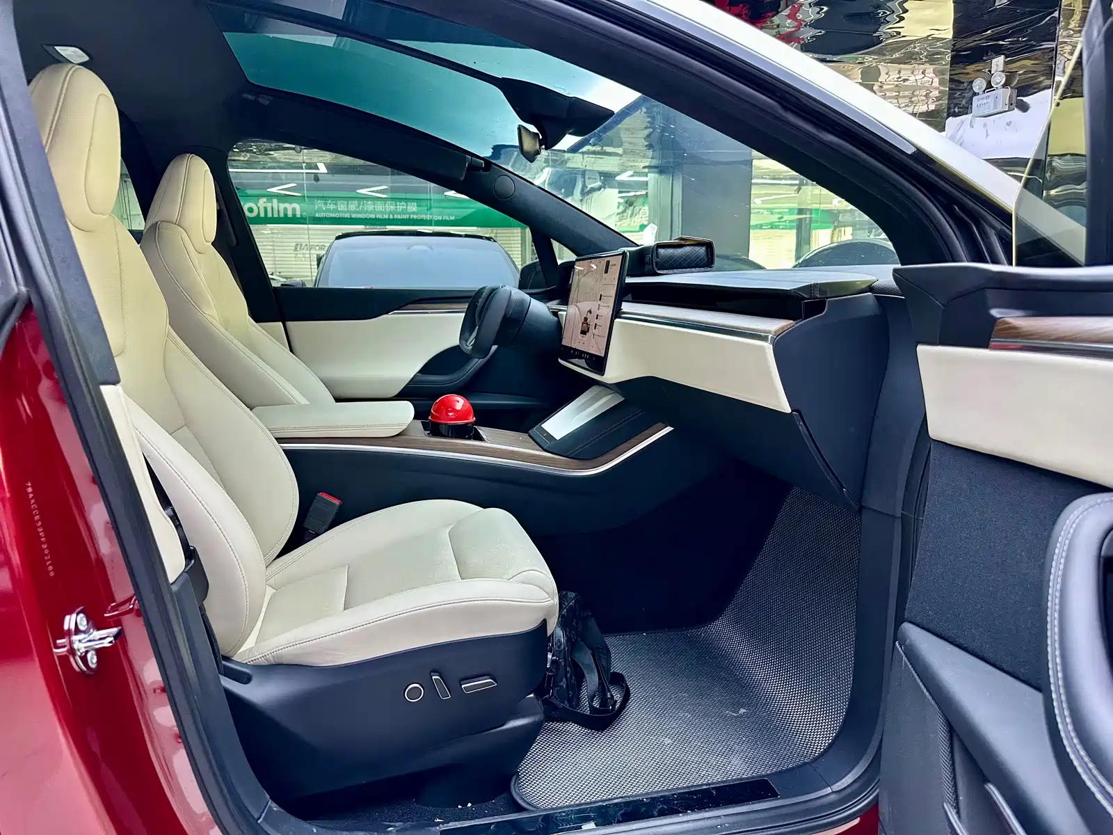 Фото 15 - Tesla Model X