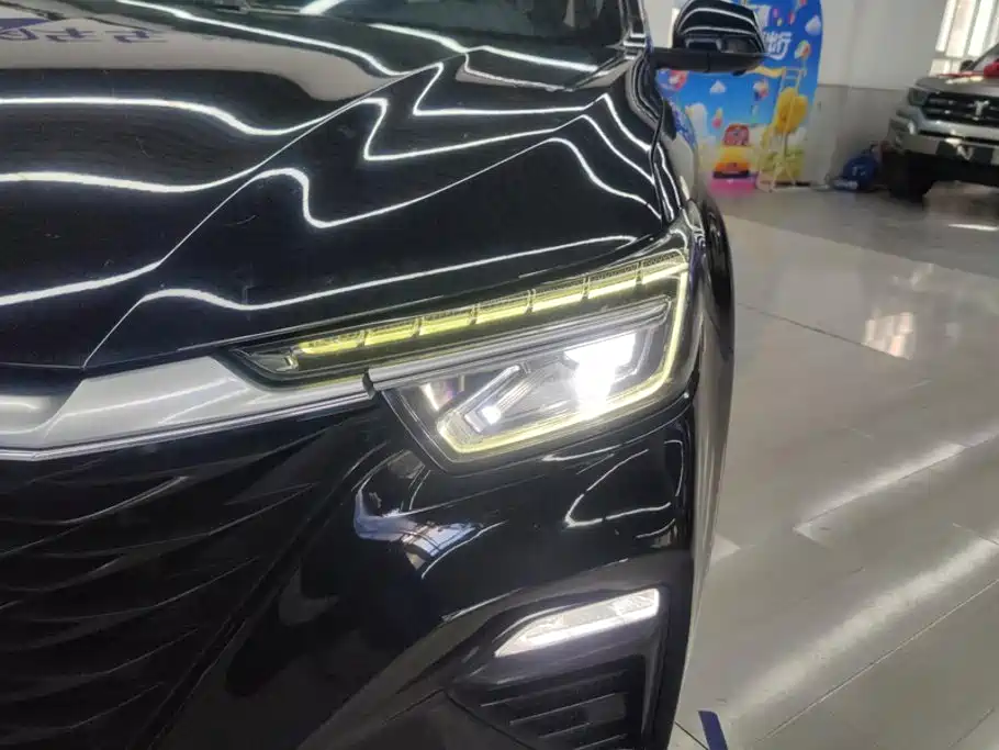 Фото 5 - Roewe RX5