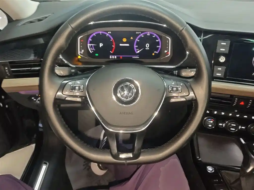 Volkswagen Passat 2019 330TSI Luxury Edition China VI фото 11