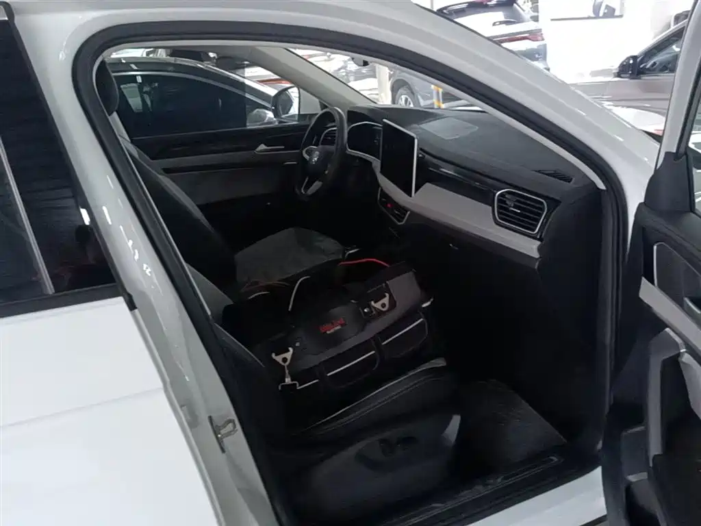 Volkswagen Tayron 2023 300TSI 2WD Luxury Plus Advanced Edition фото 11