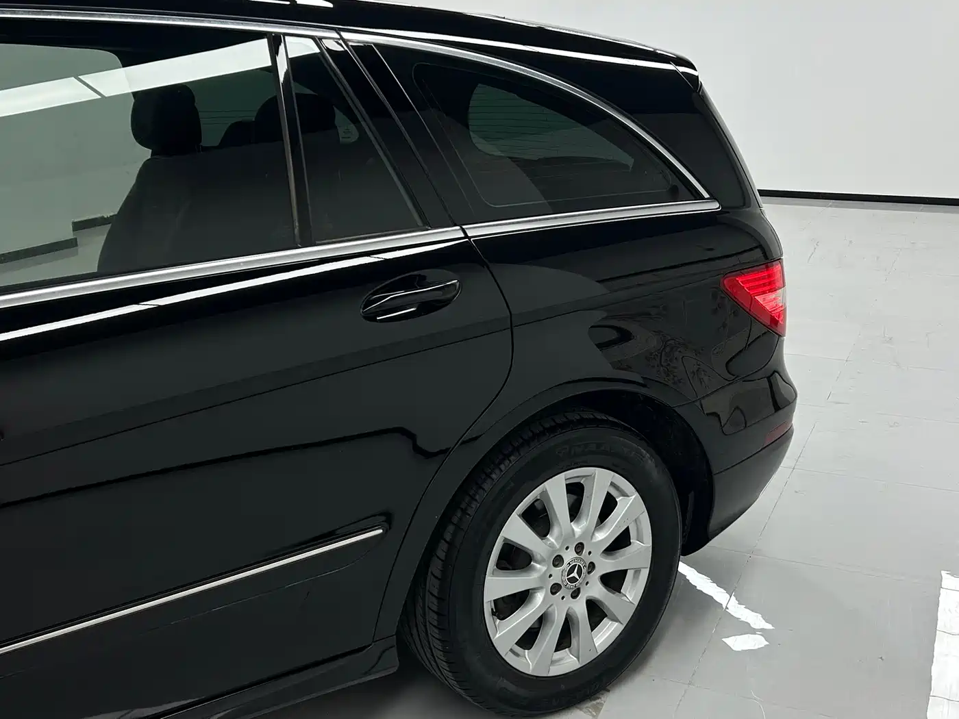 Mercedes-Benz R-Class 2015 R 320 4MATIC Luxury фото 7