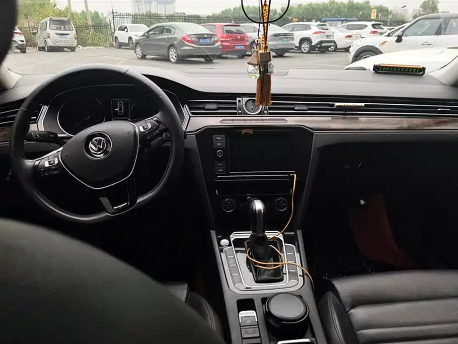 Volkswagen Magotan 2019 330TSI DSG Leading China VI фото 12