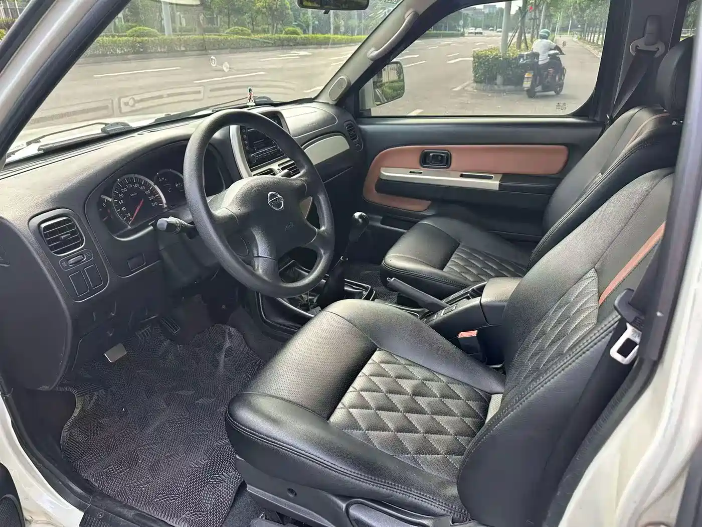 Nissan Paladin 2011 2008 2.4L 2WD Standard