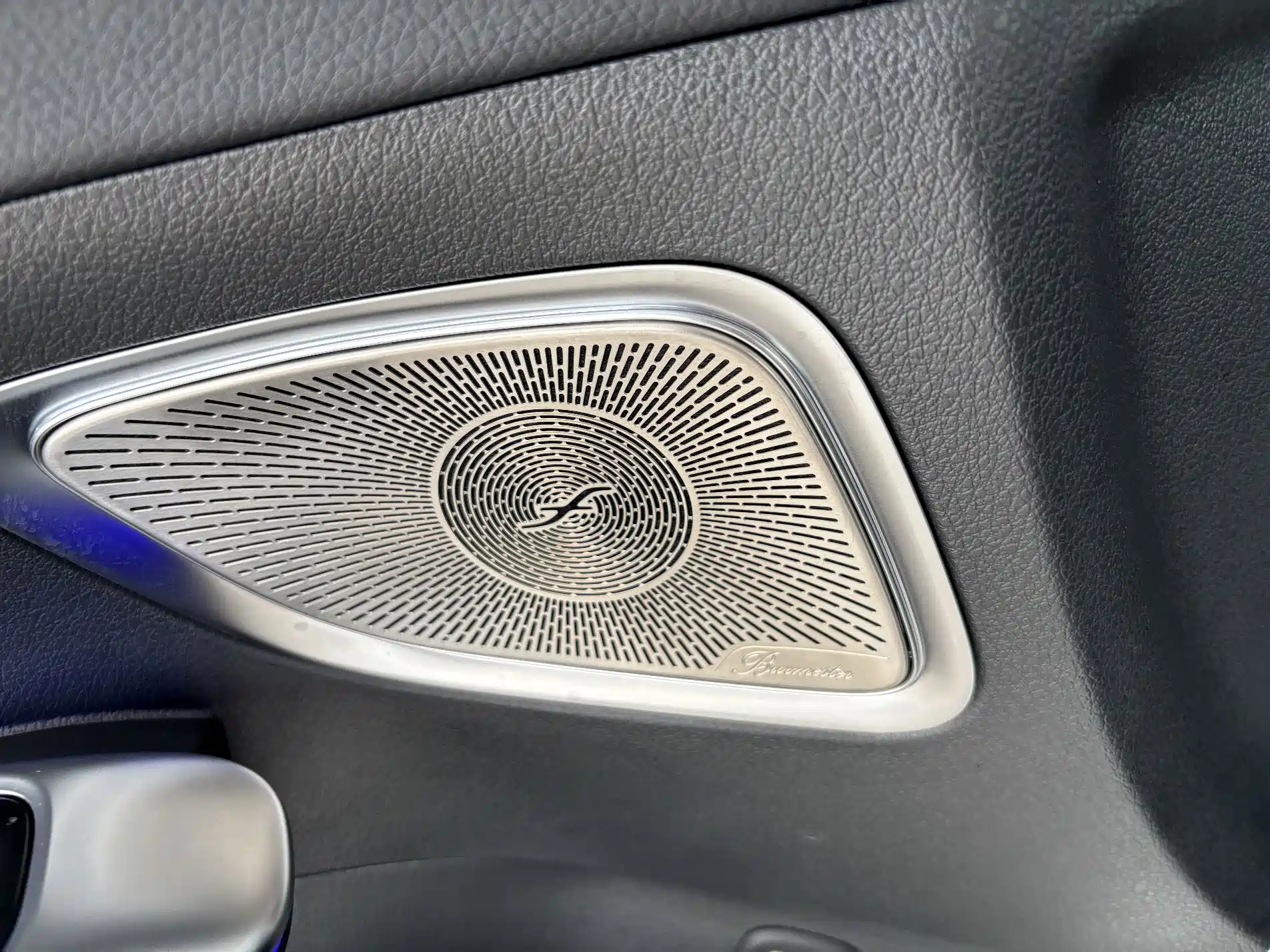 صورة 10 - Mercedes-Benz C-Class