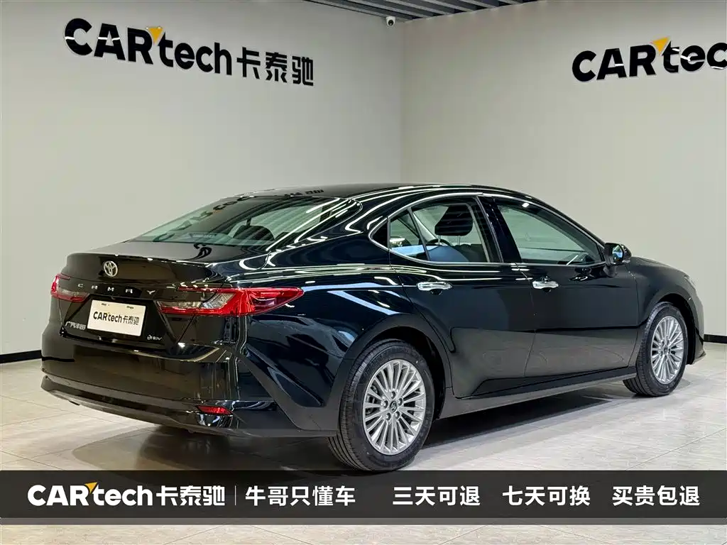 Toyota Camry 2026 Hybrid 2.0HGVP Luxury Edition фото 4