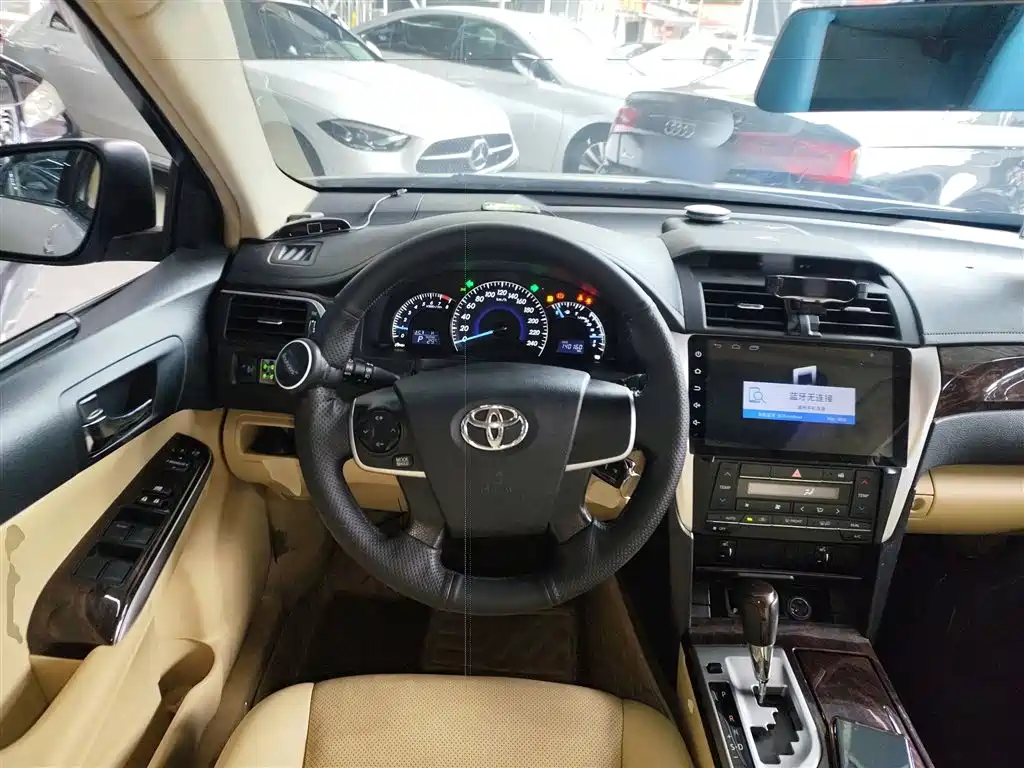 Toyota Camry 2015 2.0G Leading Edition фото 7