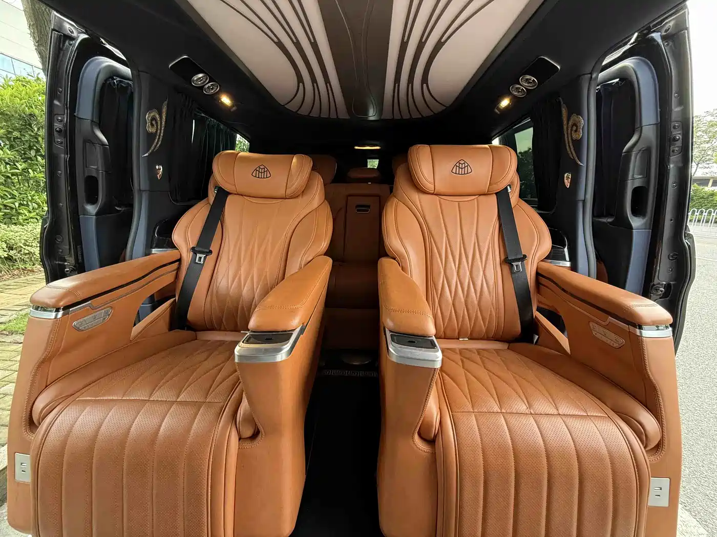 Mercedes-Benz Vito 2023 2.0T Business 7-Seater фото 11