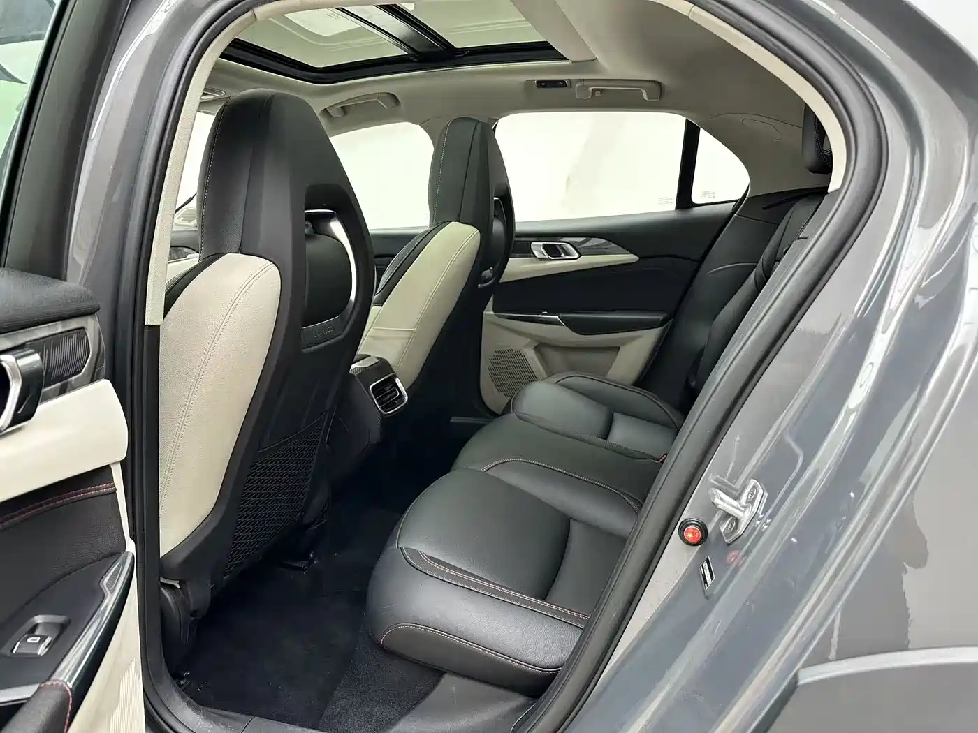 Lynk & Co 02 2018 1.5T DCT 2WD Shine Edition China V фото 6