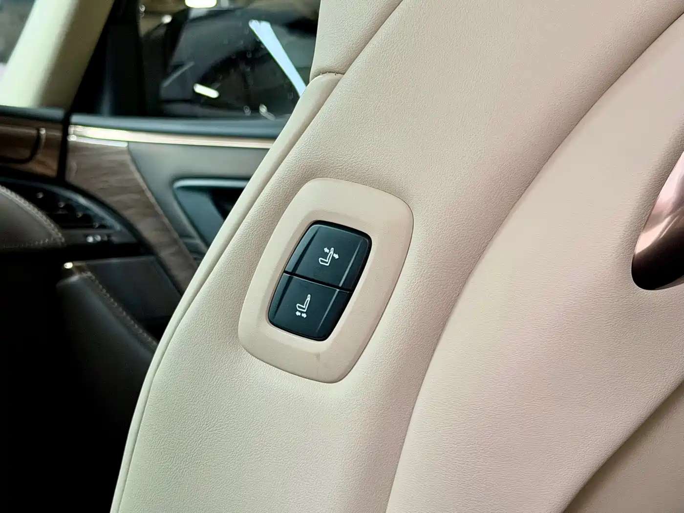 Toyota Alphard 2025 Hybrid 2.5L Prestige Gold Edition фото 16