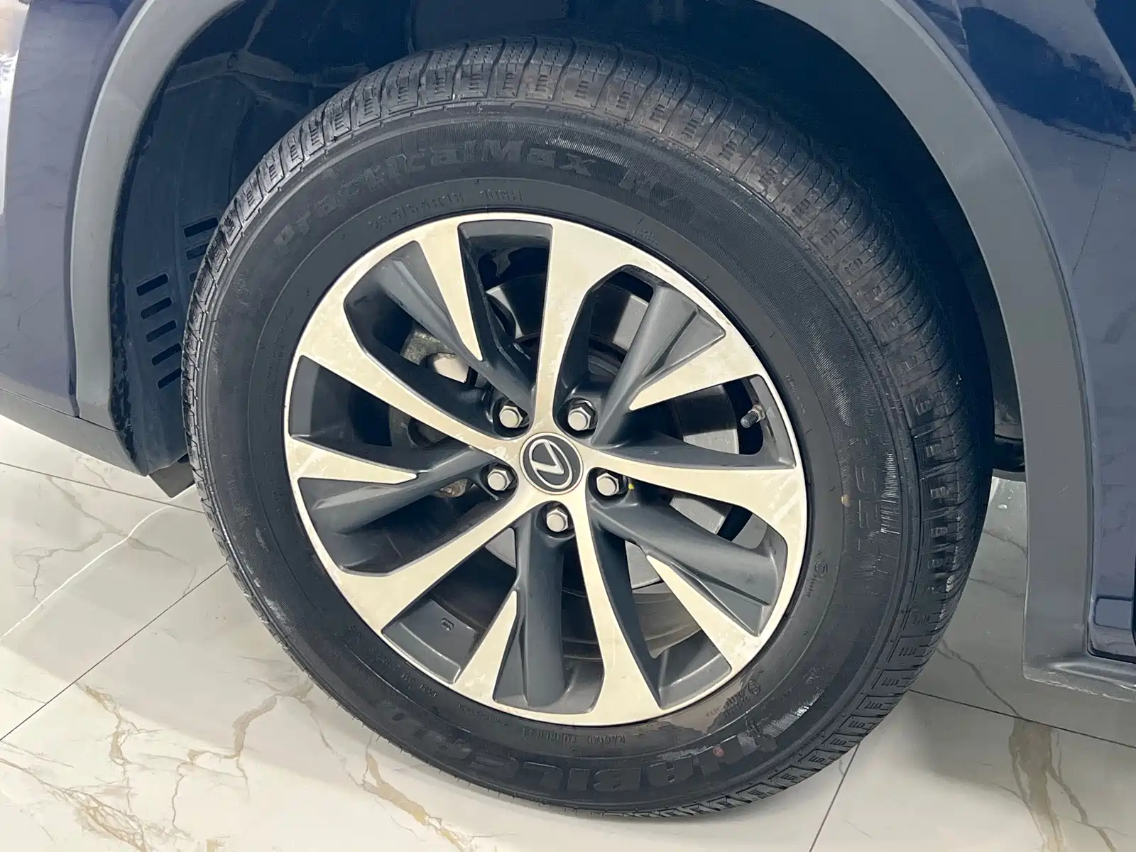 Фото 18 - Lexus RX