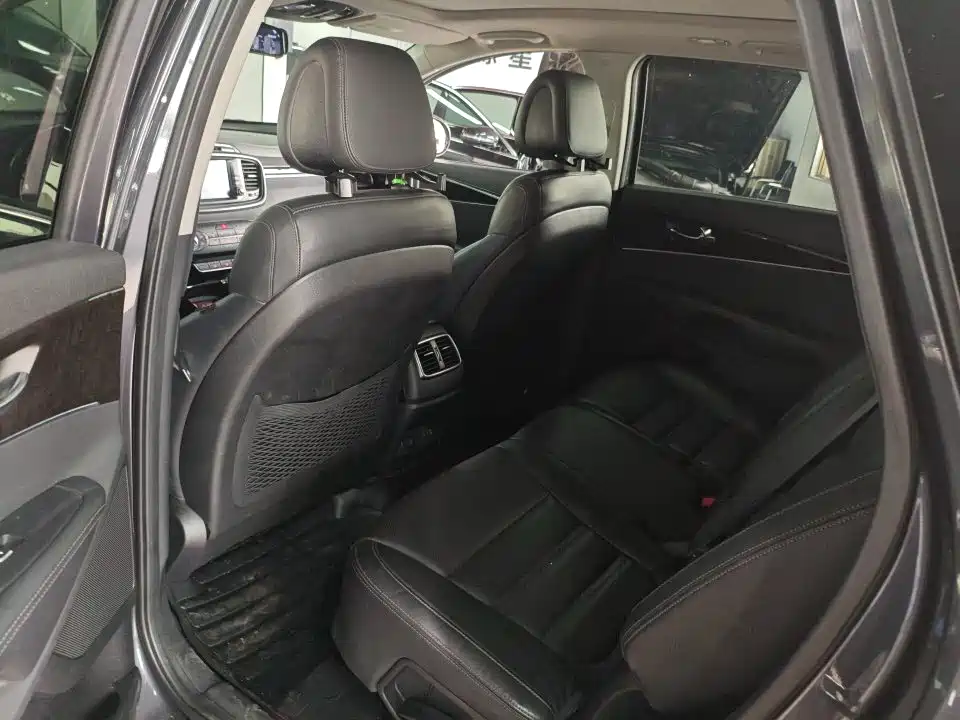 Kia Sorento 2016 2016 Sorento L 2.2T Diesel 4WD Elite 7-Seater China V