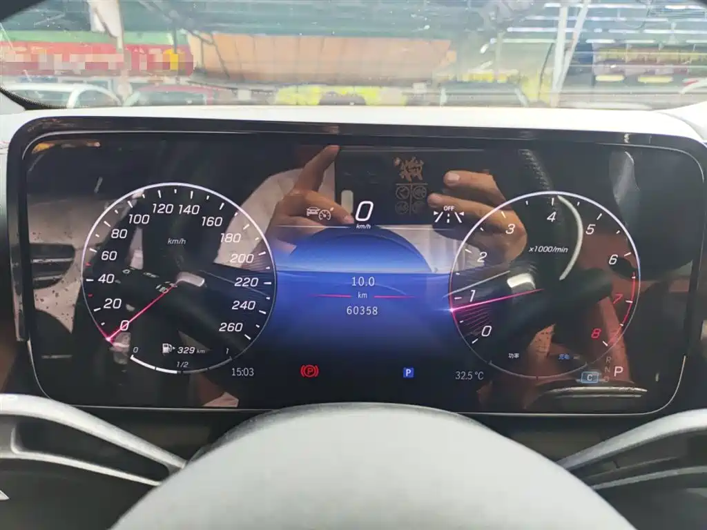Mercedes-Benz GLC 2023 GLC 300 L 4MATIC Sport 5-Seater фото 12