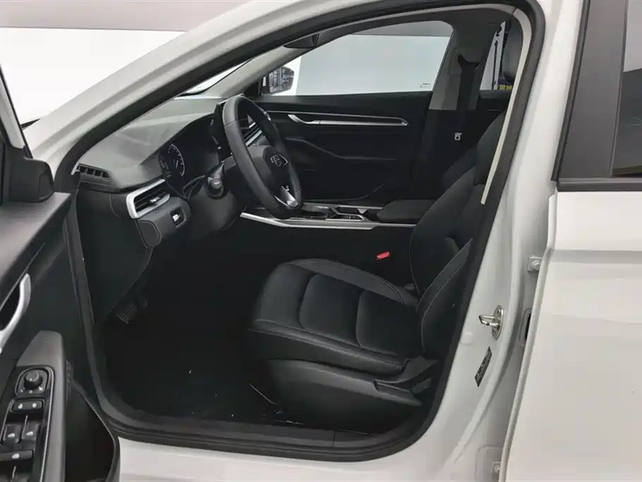 Фото 9 - Geely Emgrand