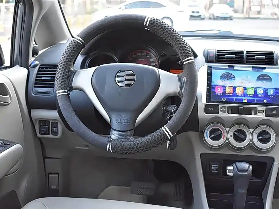 Everus S1 2012 2012 1.3L Automatic Comfort
