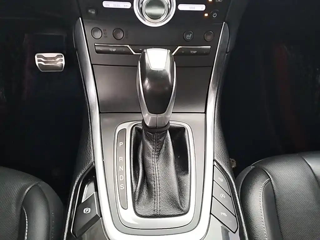 Фото 14 - Ford Edge