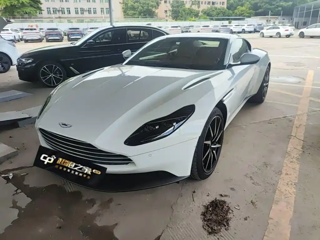 2022 Aston Martin DB11