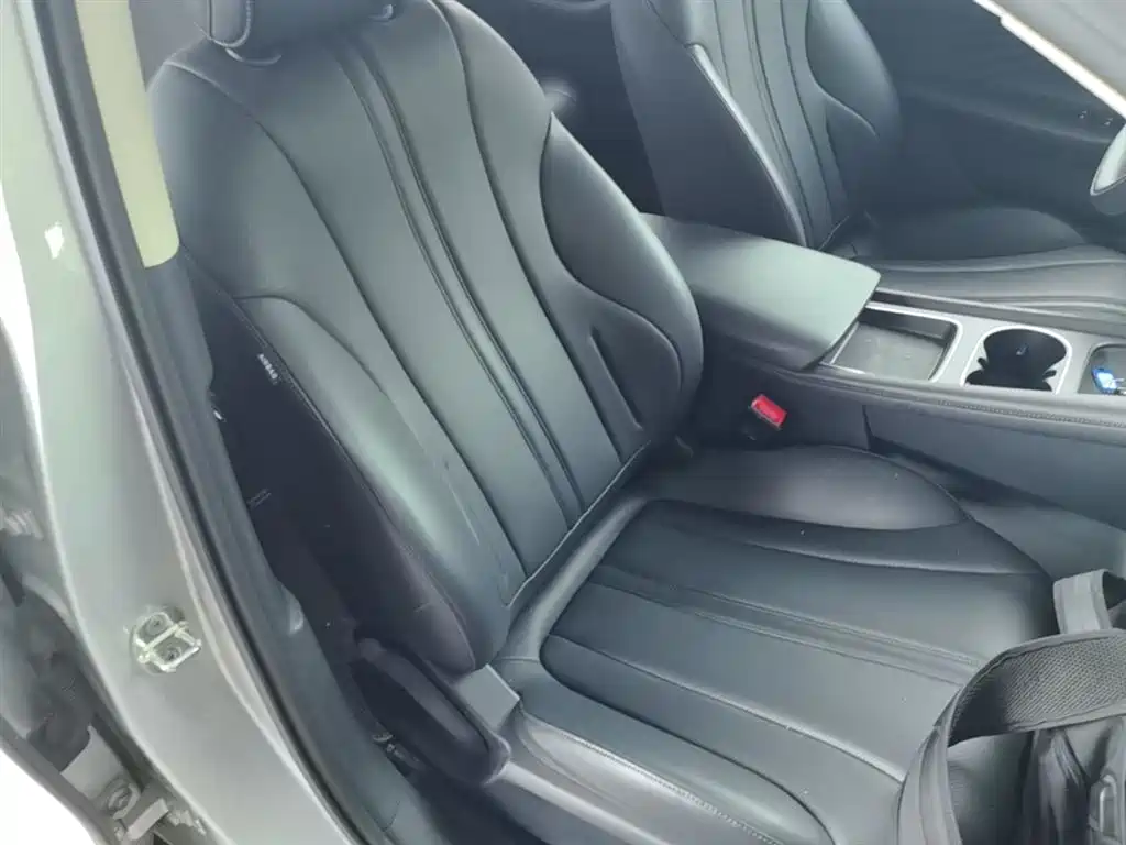 Roewe D7 2025 2025 DMH 125km World Champion Edition