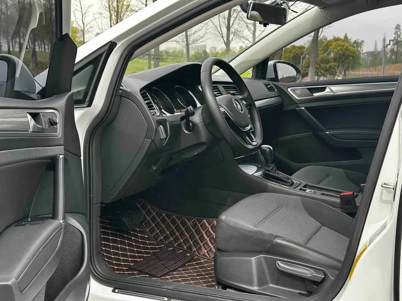Volkswagen Golf 2018 1.6L Automatic Comfort фото 4
