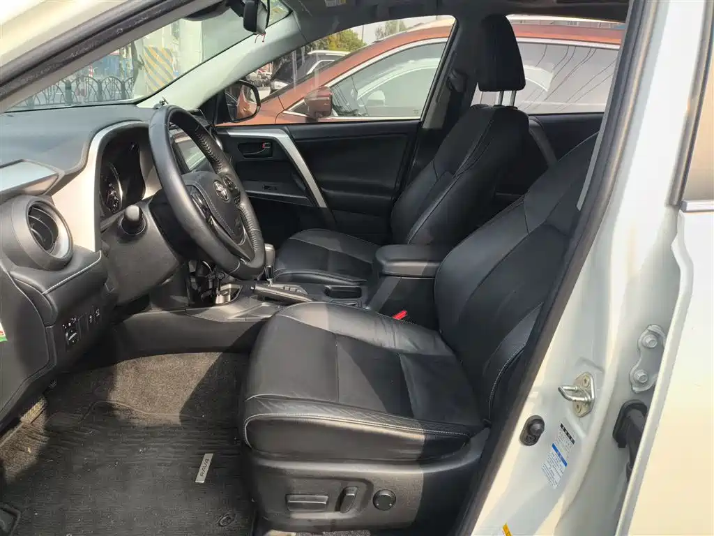Toyota RAV4 Rongfang 2018 2.5L Automatic 4WD Elite i Edition фото 15