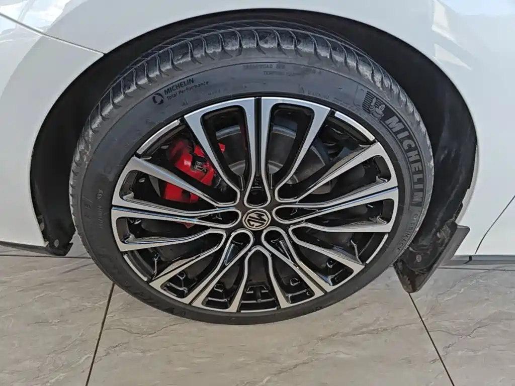 MG MG7 2025 2025 2.0T 405 AT Luxury Edition