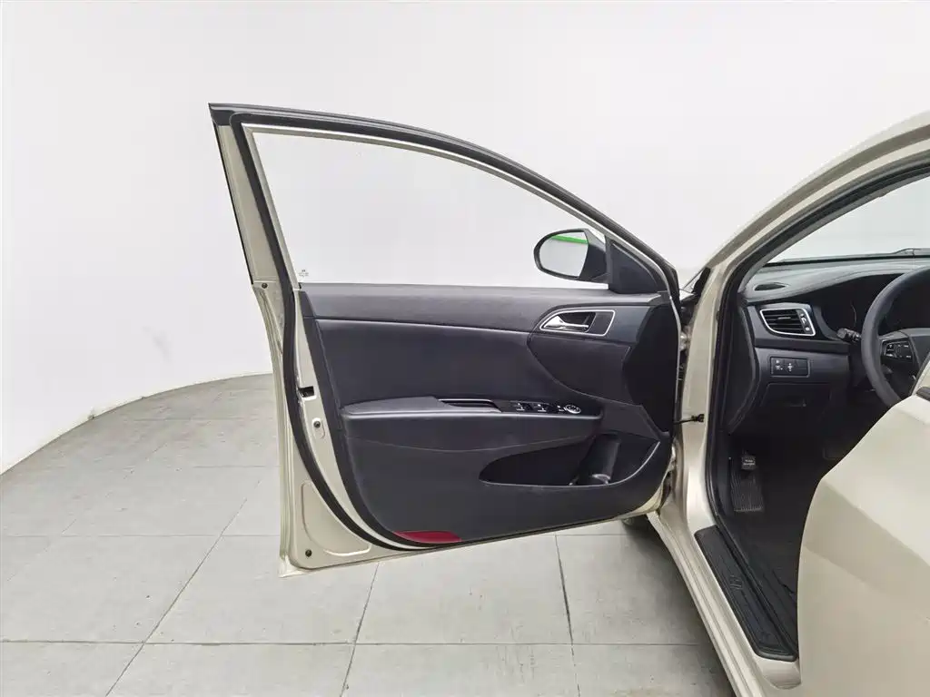 Hyundai Mistra 2016 1.8L Automatic Smart GLS фото 8