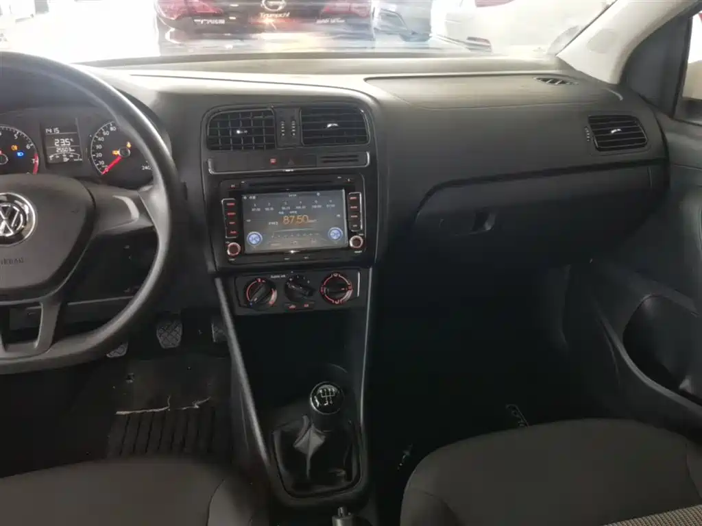 Volkswagen Polo 2016 1.4L Manual Trend фото 13