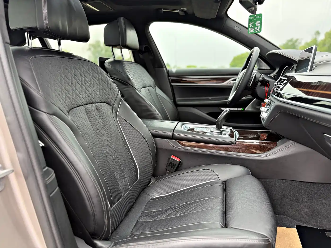 BMW 7 Series 2016 750Li xDrive 4-Seater фото 13