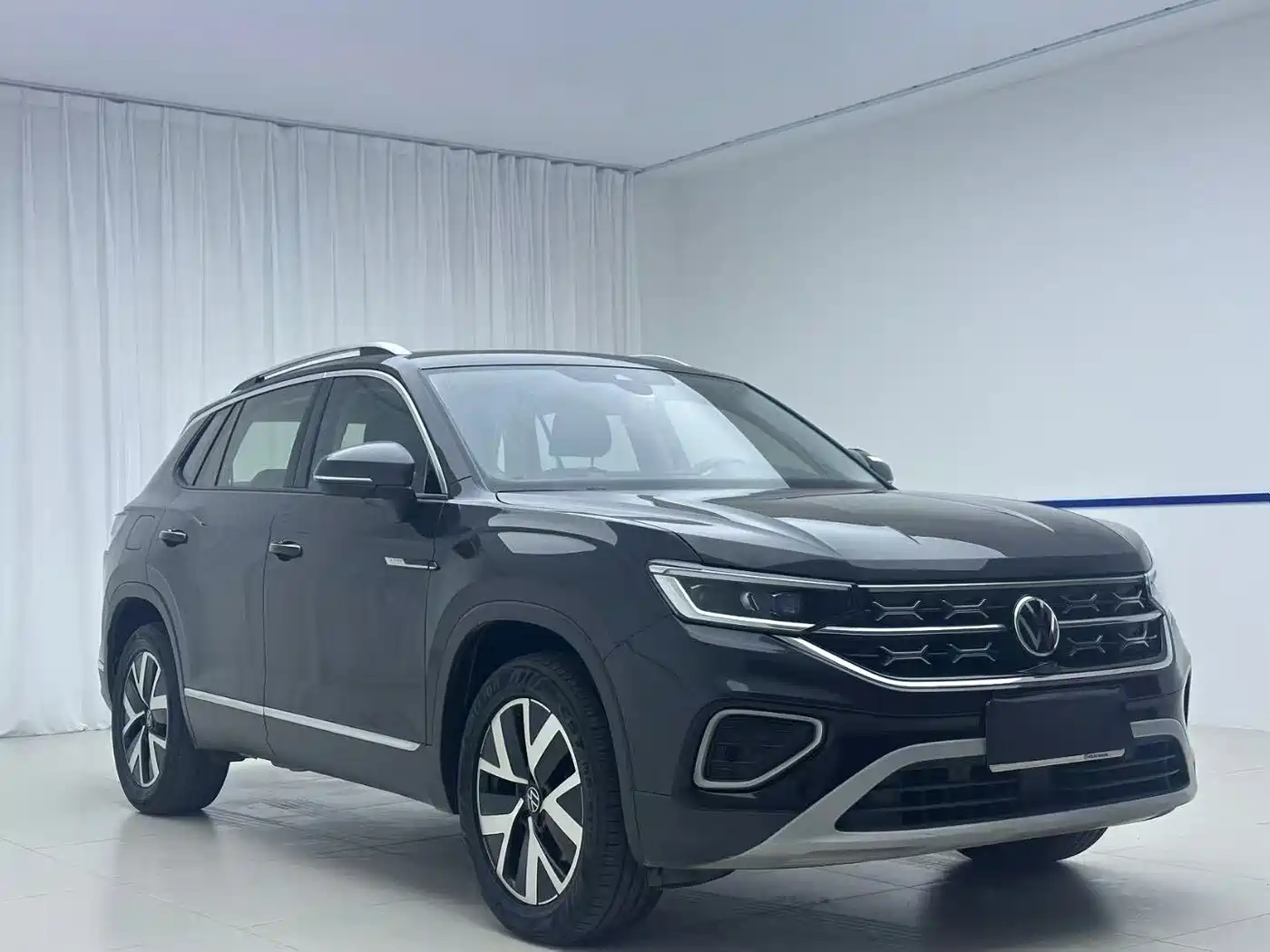 Volkswagen Tayron 2023 280TSI 2WD Luxury Plus Advanced Edition фото 3