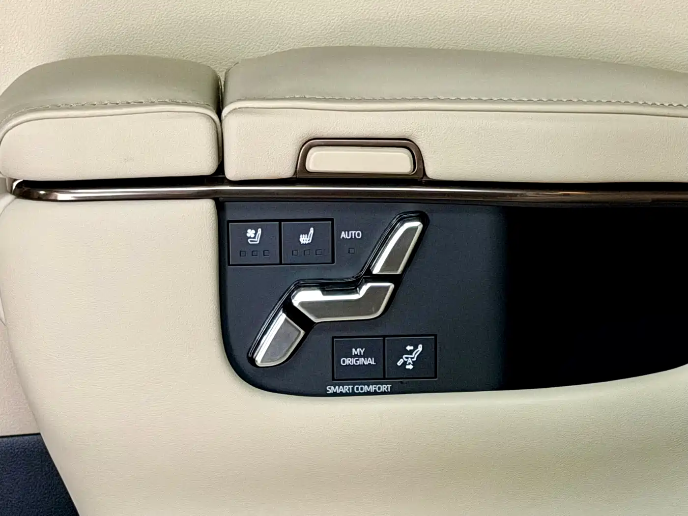 Toyota Alphard 2025 Hybrid 2.5L Prestige Gold Edition фото 28