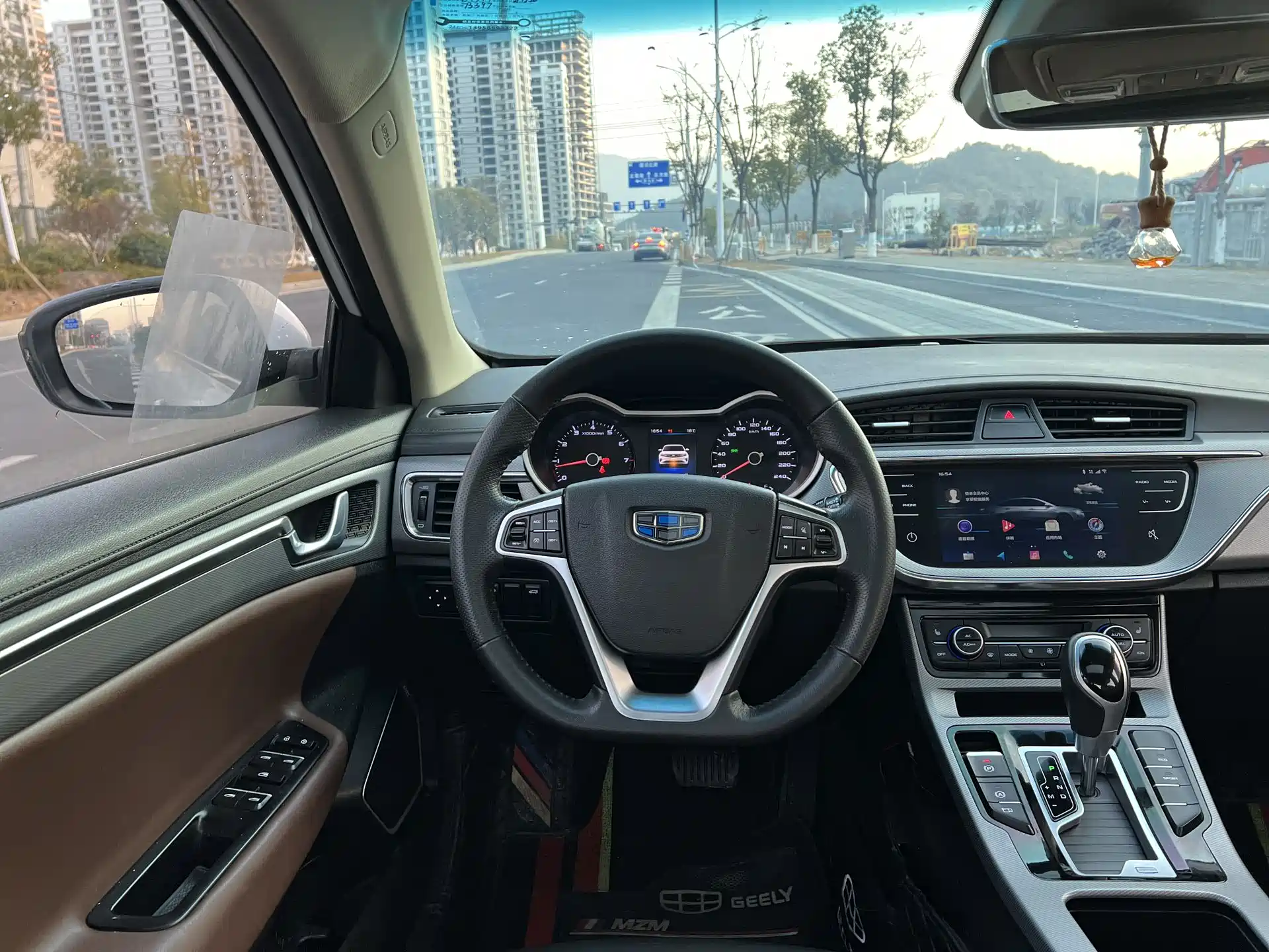 Фото 8 - Geely Emgrand GL