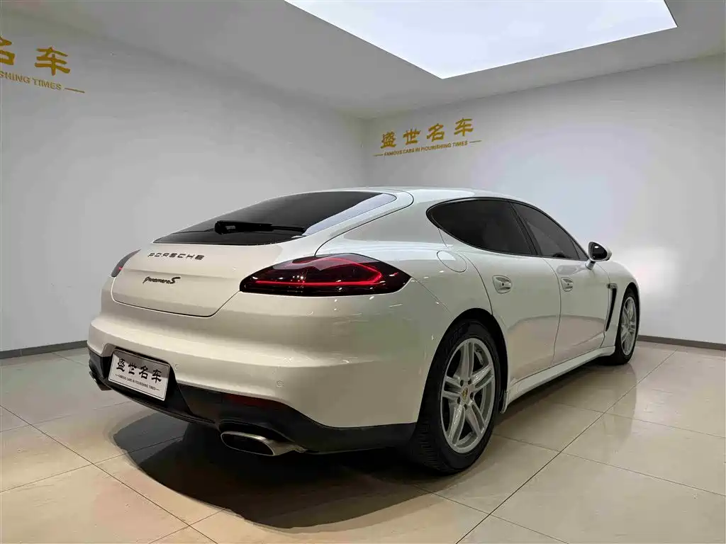Porsche Panamera 2014 Panamera 3.0T фото 17