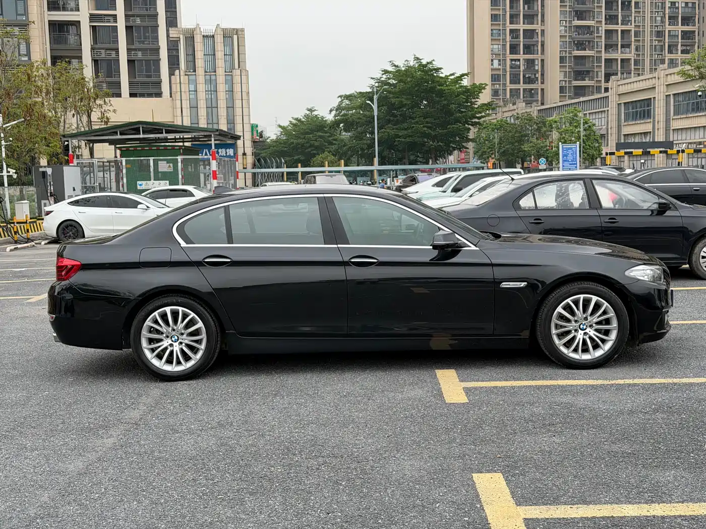 BMW 5 Series 2017 525Li Luxury Design Package фото 5