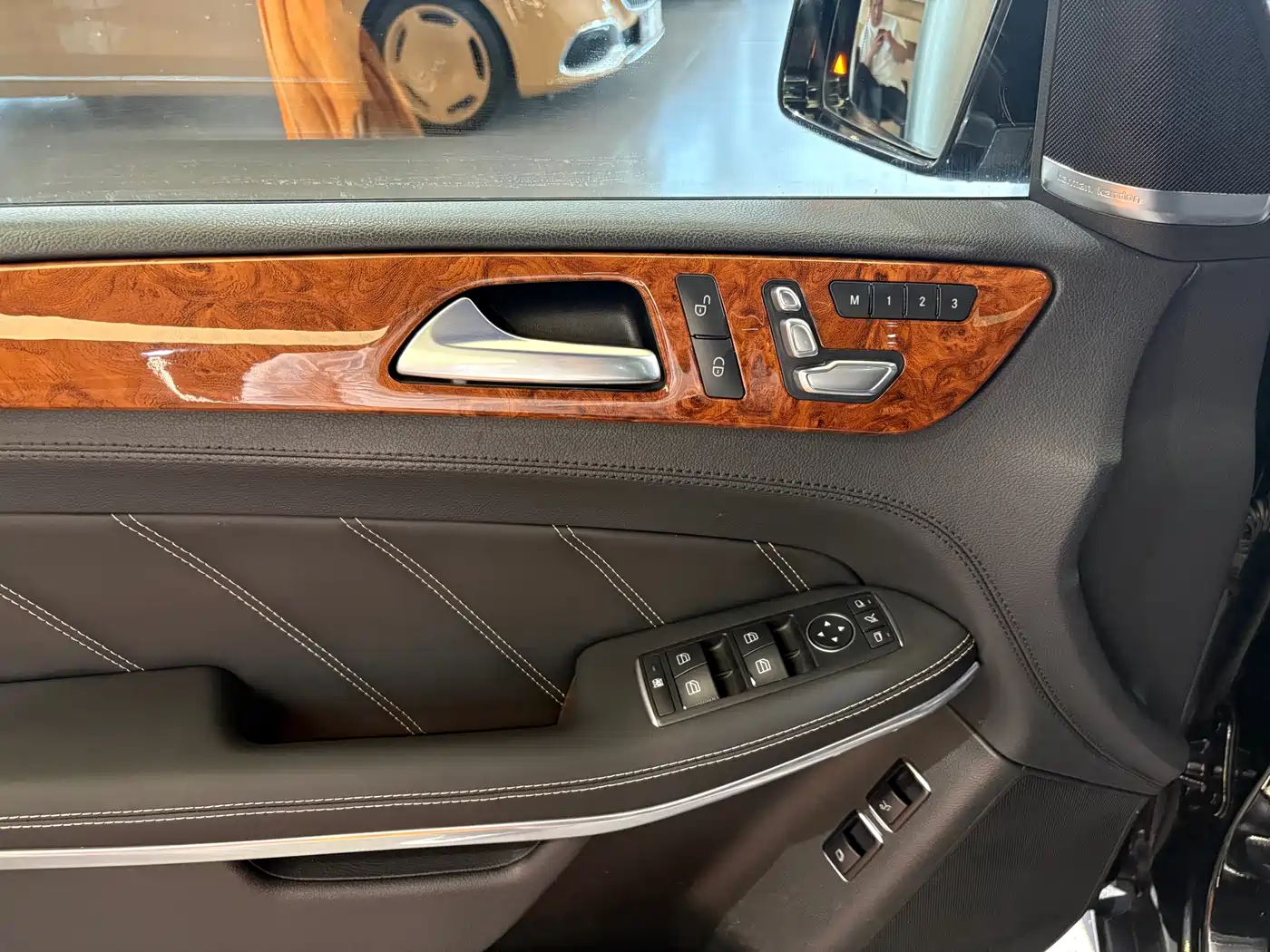Mercedes-Benz GLS AMG 2016 AMG GLS 63 4MATIC фото 6