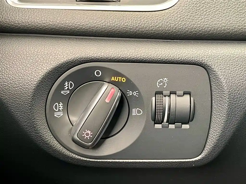 Audi Q3 2015 30 TFSI Comfort фото 11