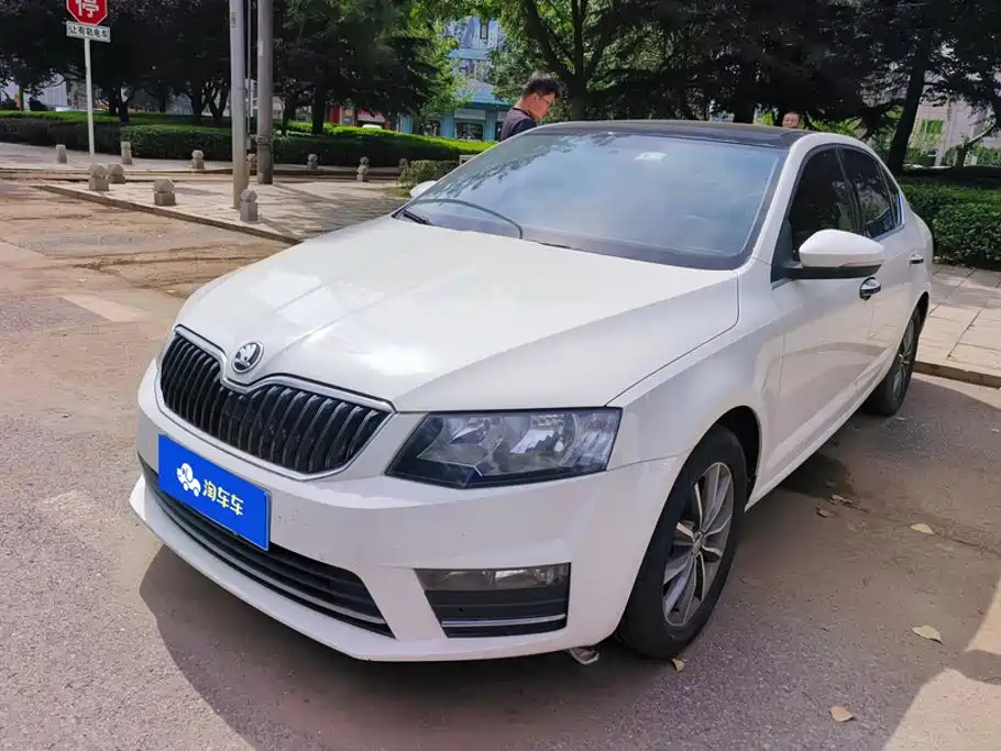 Škoda Octavia 2017 Classic 1.6L Automatic Comfort