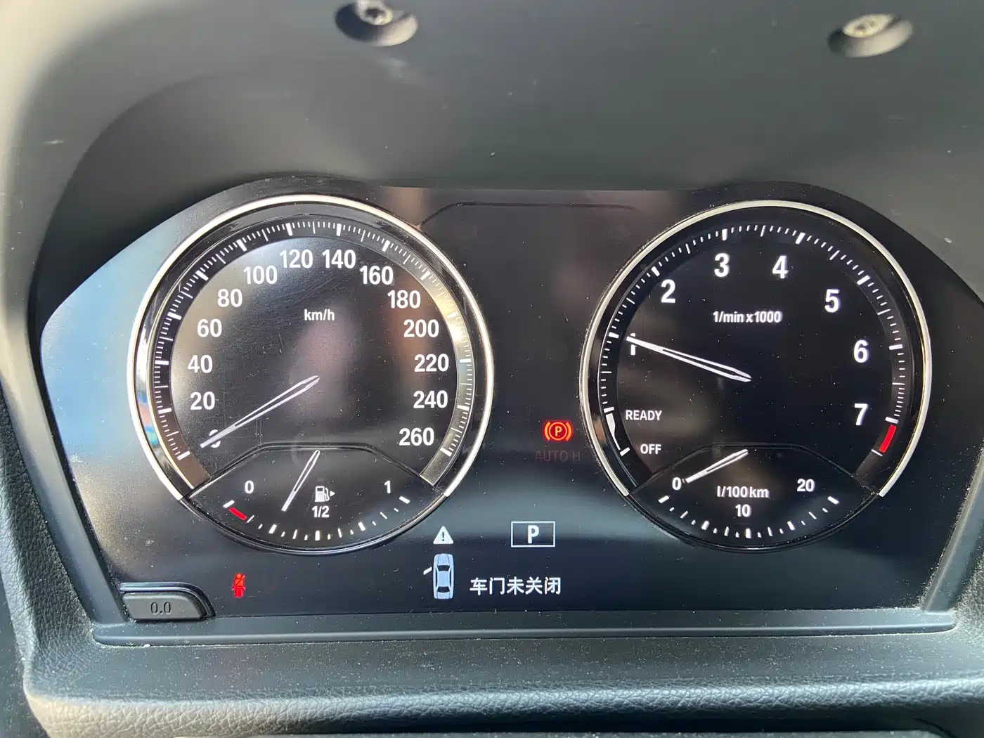 BMW 1 Series 2018 118i Sport Edition фото 5