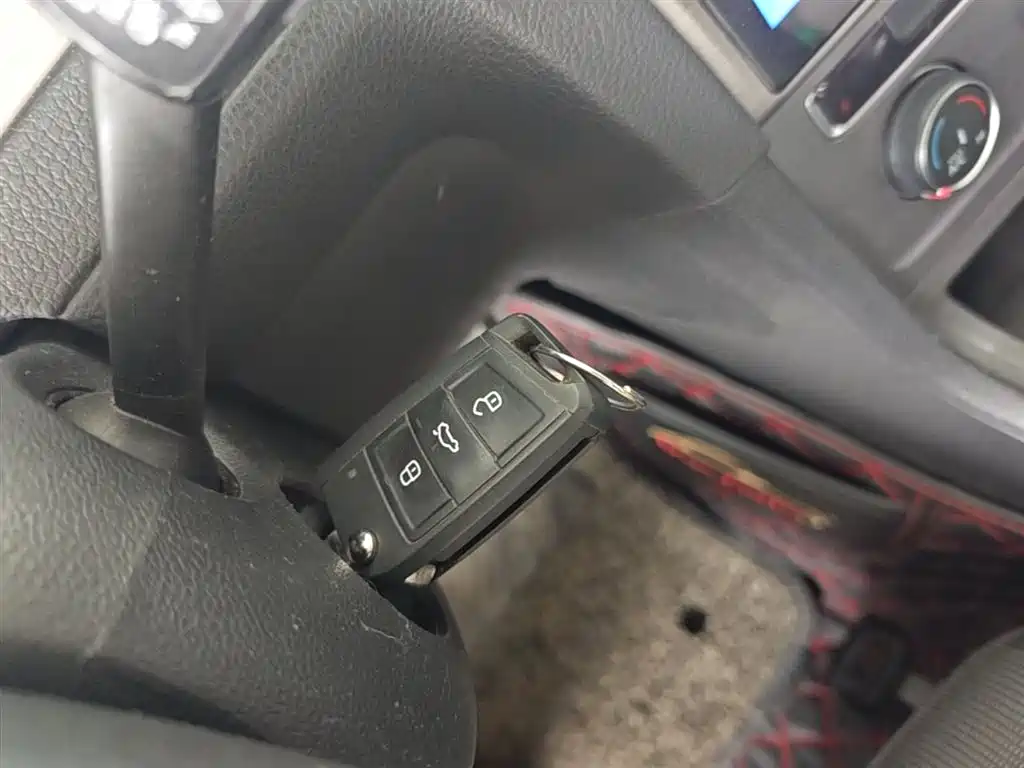 Volkswagen Golf 2015 1.6L Automatic Fashion фото 9