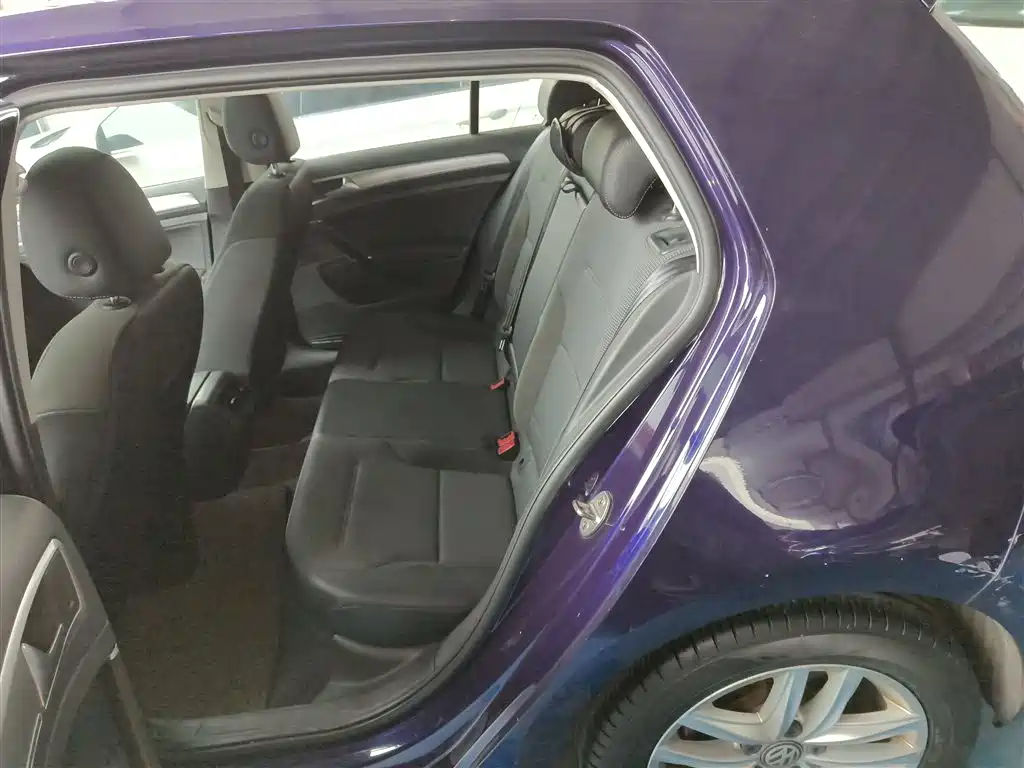 Volkswagen Golf 2018 1.6L Automatic Comfort фото 17