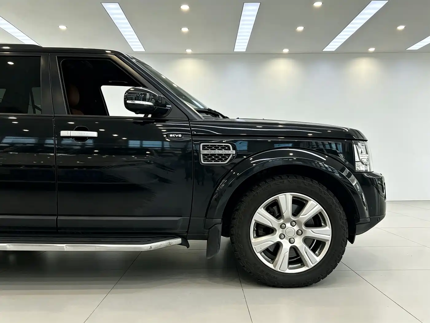 Land Rover Discovery 2015 3.0 SC V6 SE фото 7
