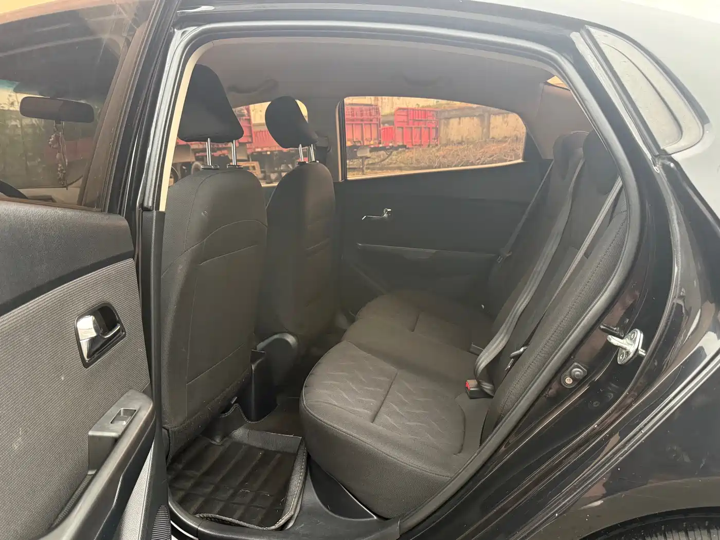 Kia K2 2012 Sedan 1.4L AT GLS Commemorative Edition фото 7