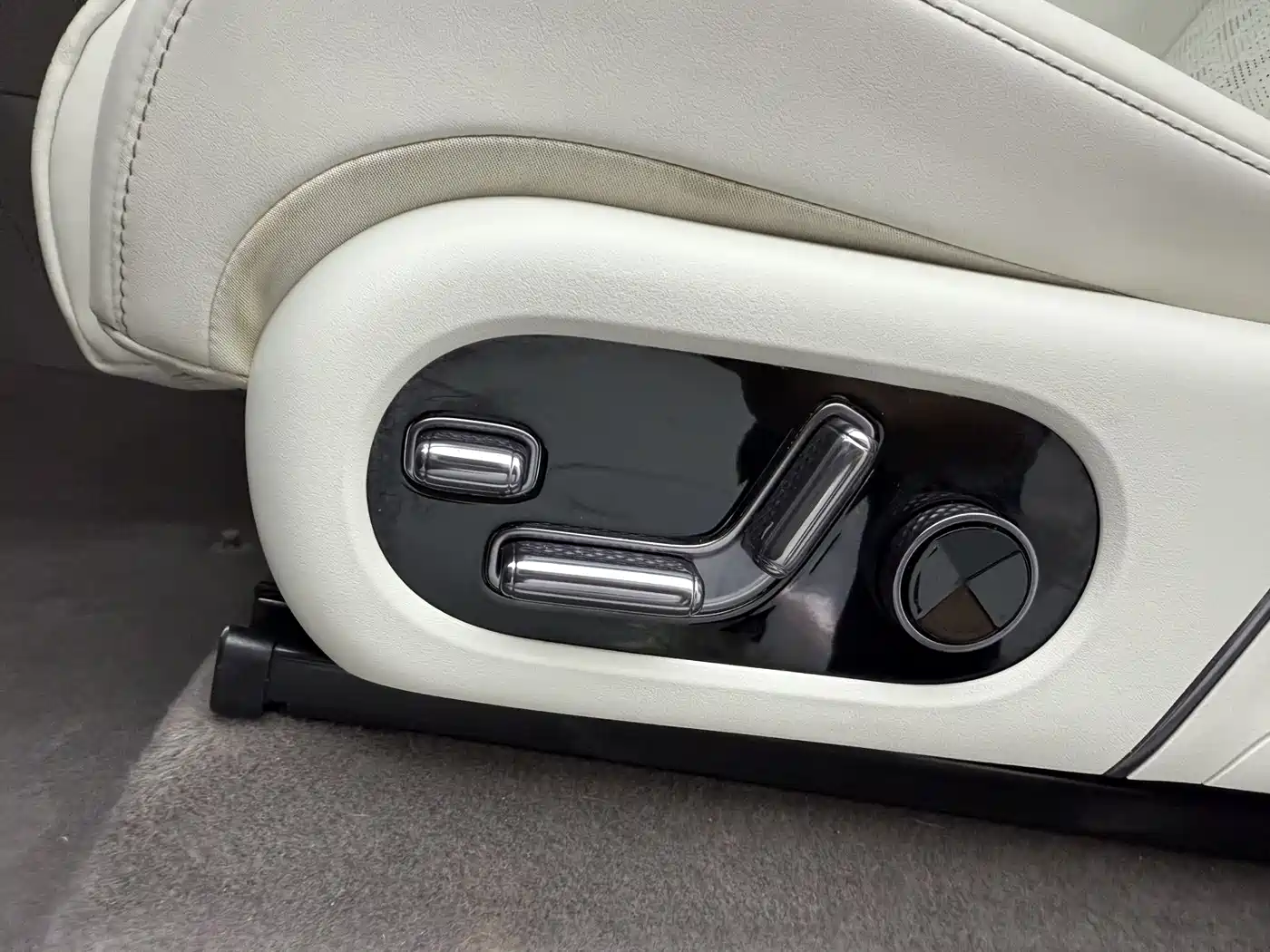 ZEEKR 7X 2024 2025 Model 75kWh RWD Smart Driving Edition